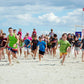 Kindergruppe Gipfelstürmer läuft am Strand von Cervia